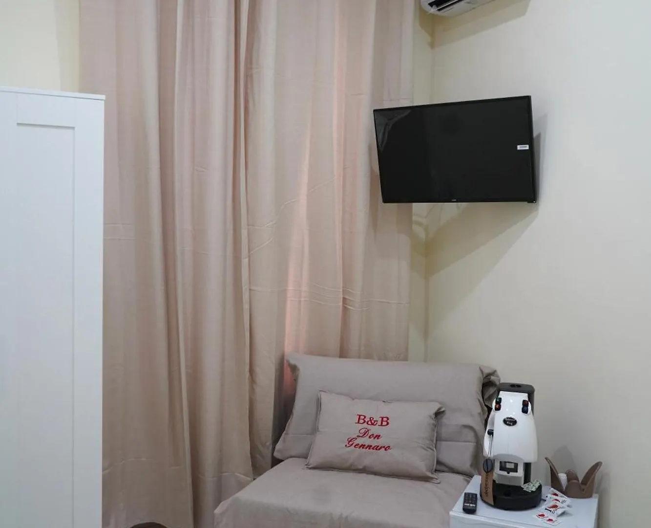 Bed and Breakfast Beb Don Gennaro Nápoles 0*,