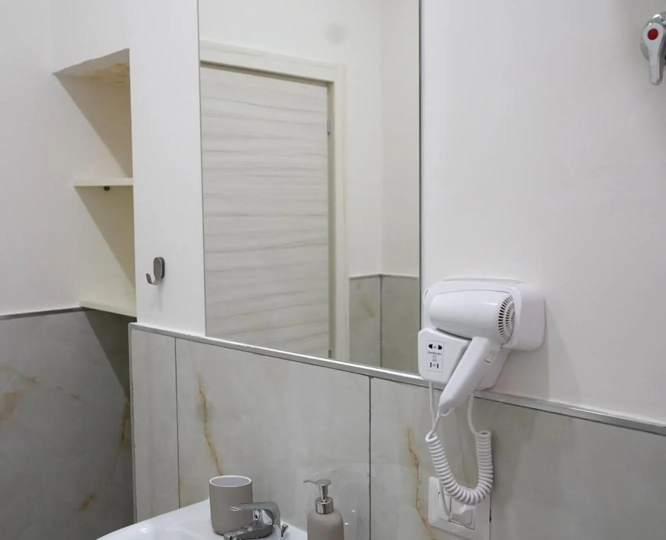 Bed and Breakfast Beb Don Gennaro Napoli 0*,  Italia